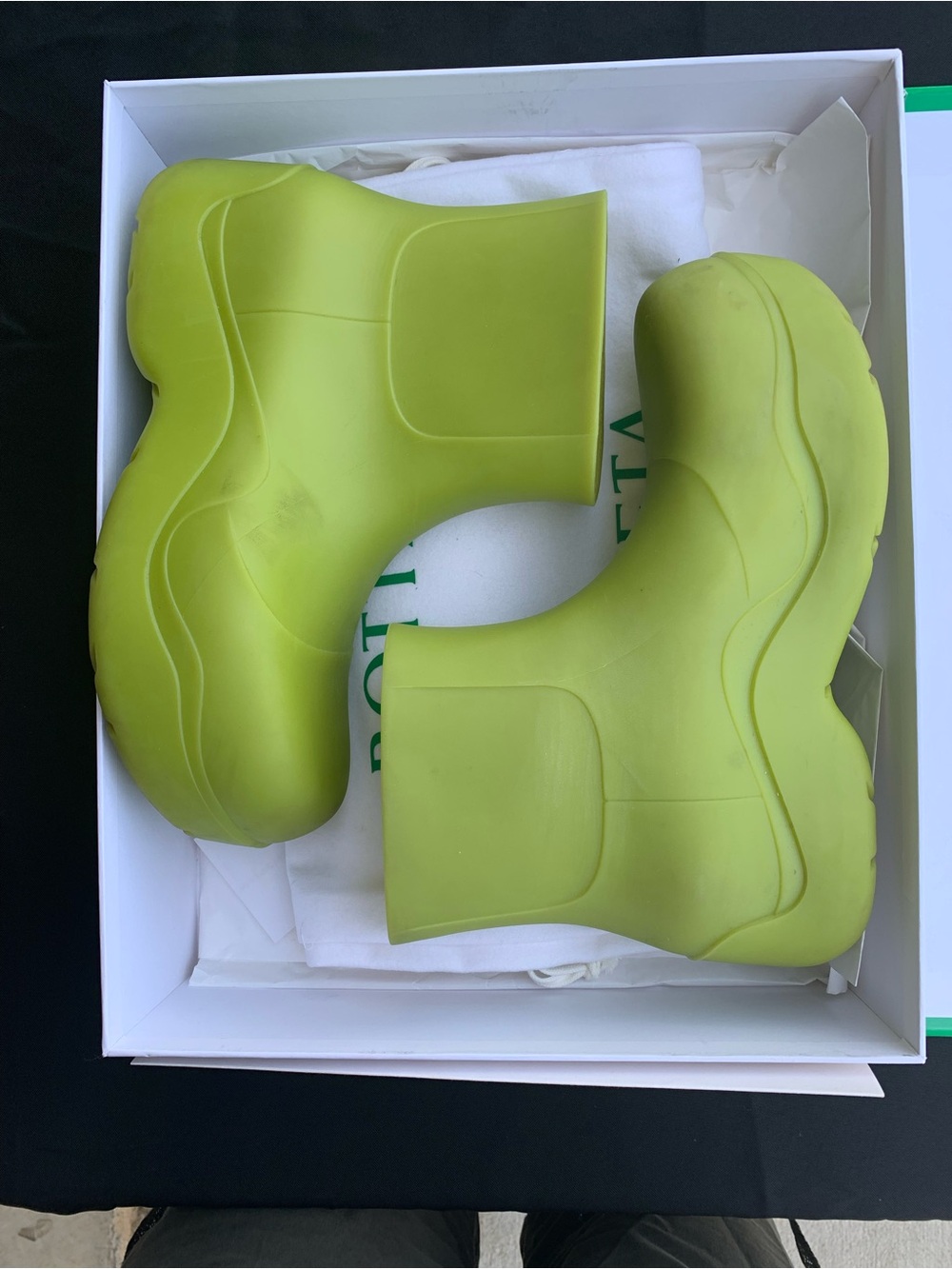 Bottega Veneta Kiwi Rubber Puddle Boots size 39 in box